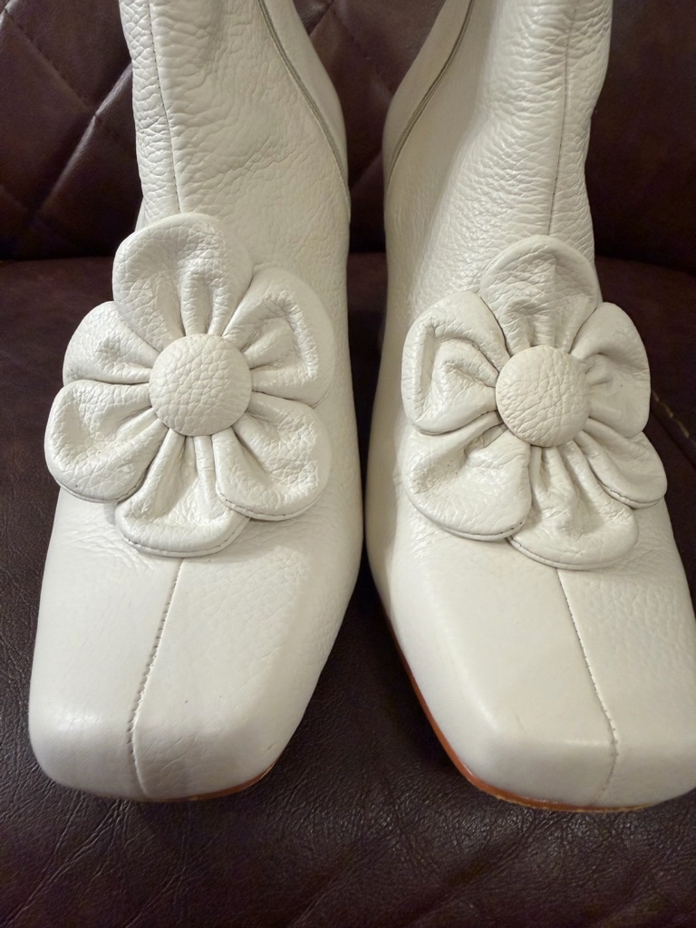 Butrich Sakura Flower Ankle Boots- Handmade in Peru - Picture 2 of 14